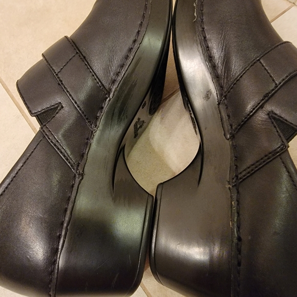 Dansko Black Leather Shoes - Picture 9 of 15